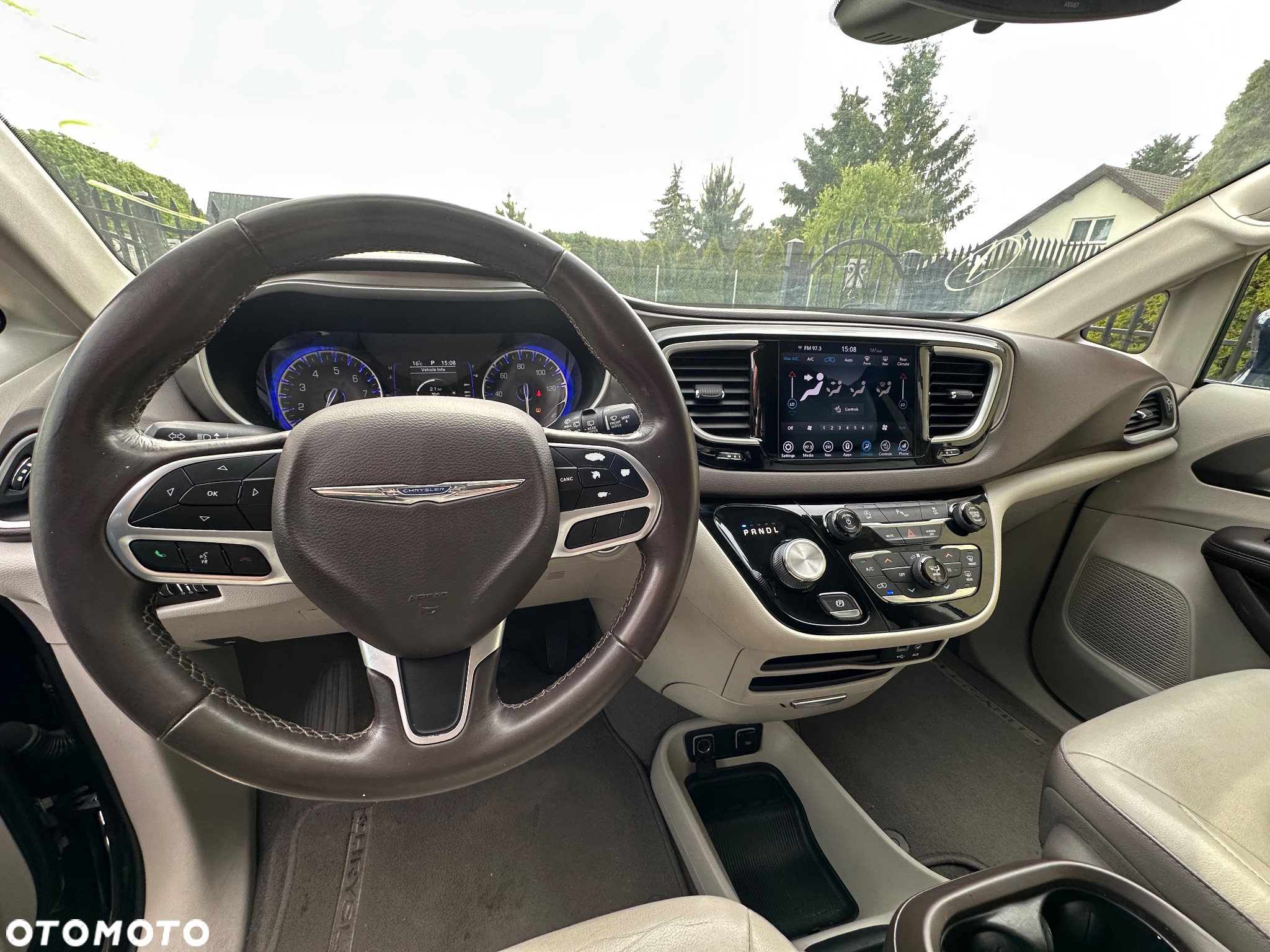 Chrysler Pacifica - 11