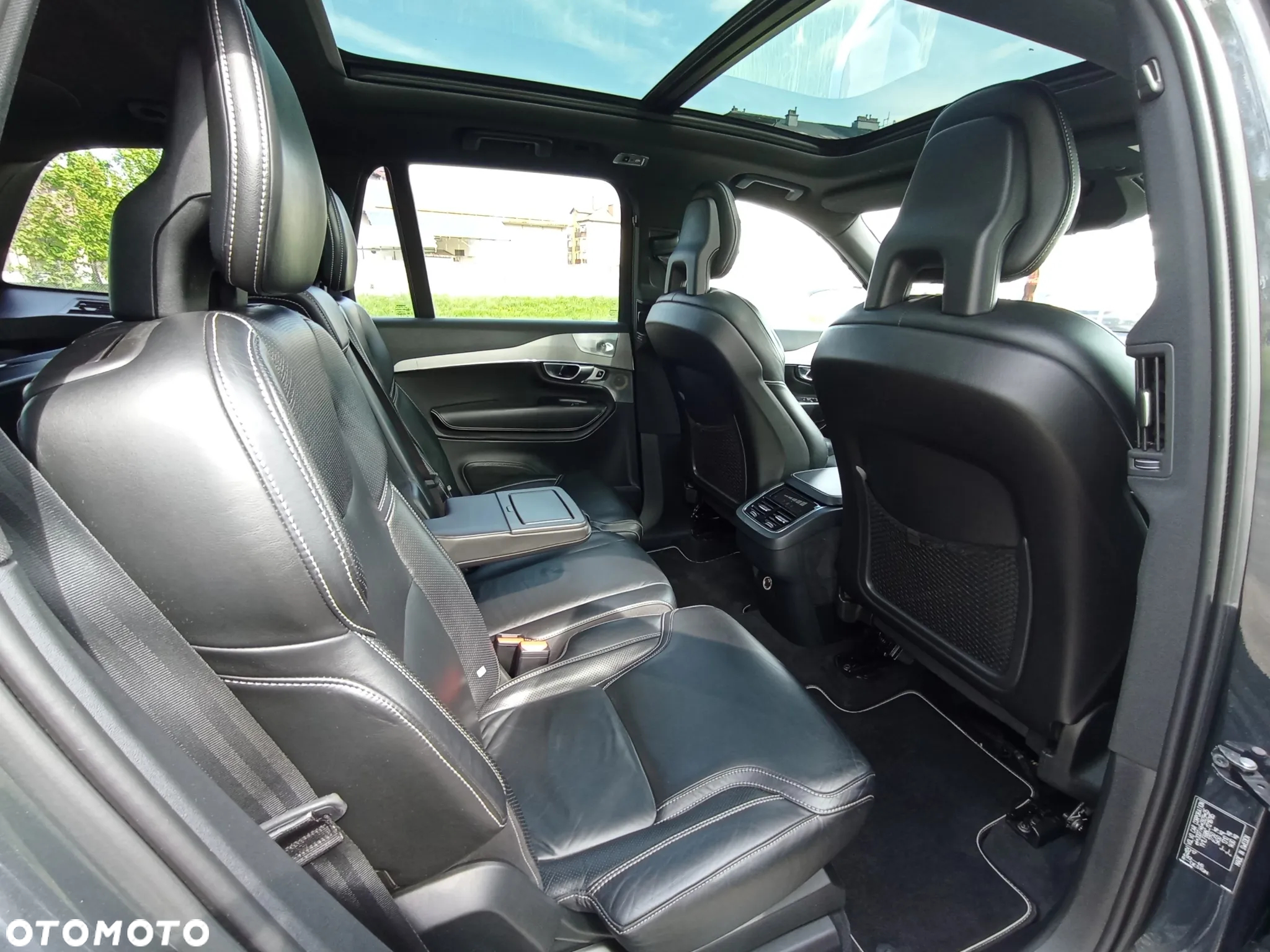 Volvo XC 90 D5 AWD Geartronic RDesign - 26