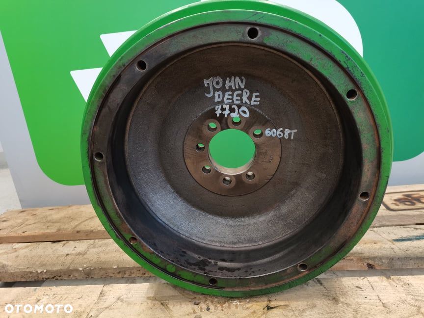 Koło zamachowe John Deere 7720 {R505742} - 11