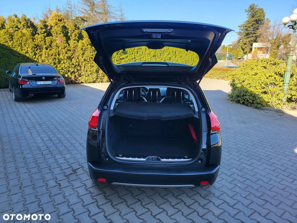 Peugeot 2008 1.2 Pure Tech Allure S&S - 9