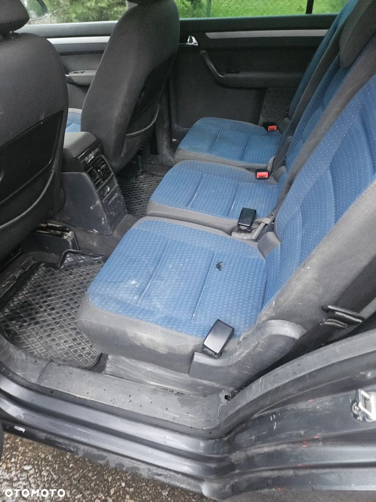 Volkswagen Touran - 7