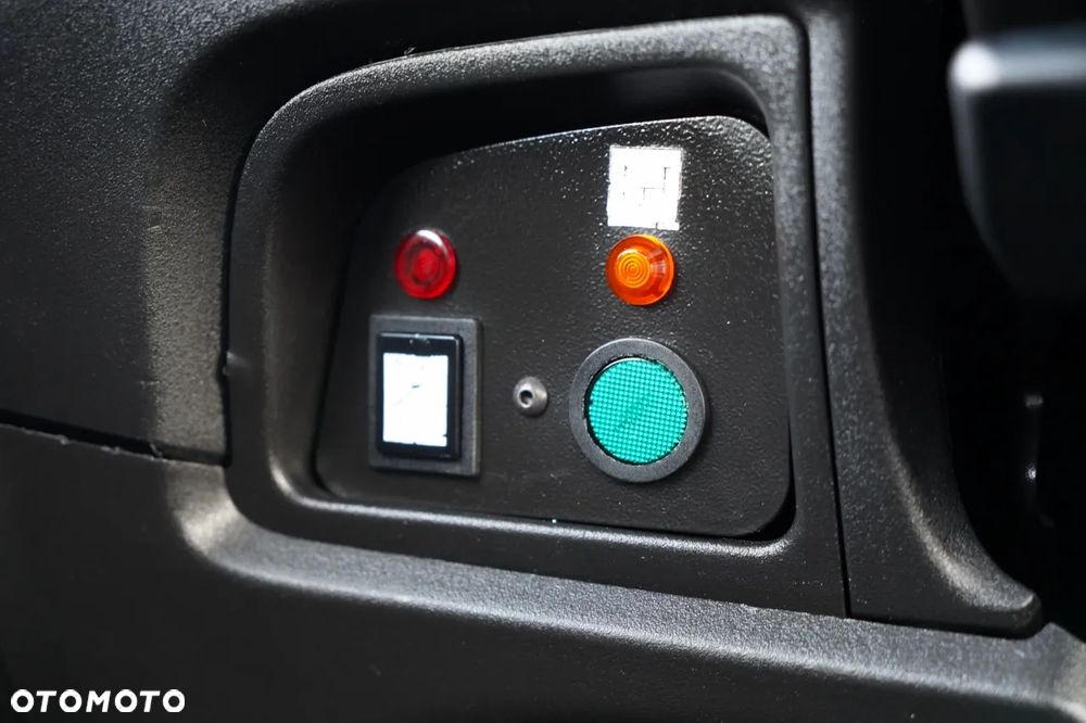 Iveco DAILY 35-140 / ZWYŻKA / PODNOŚNIK KOSZOWY MULTITEL  160 ALU   / 4 PODPORY / MANUAL / 2017 R - 33