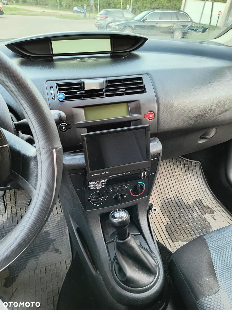Citroën C4 1.6 16V X - 8