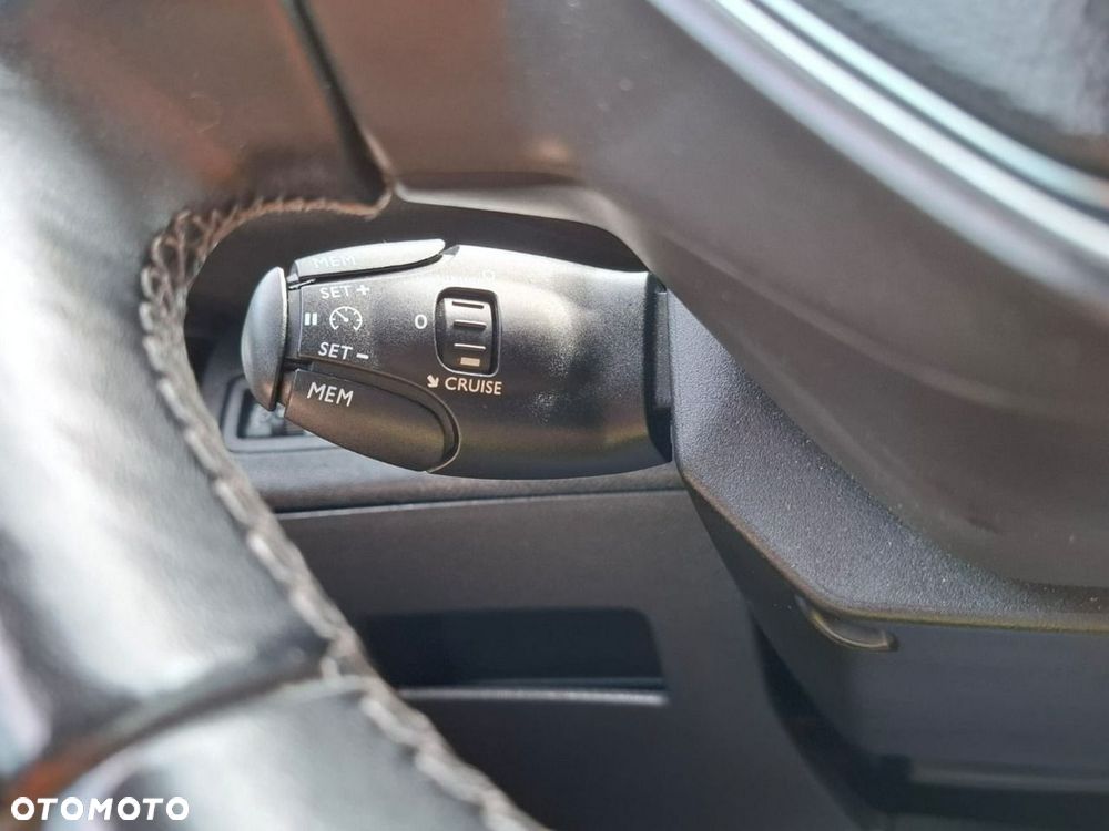 Peugeot 3008 PureTech 130 Stop & Start GPF Allure - 38