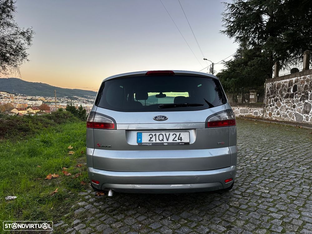 Ford S-Max 2.0 TDCi Titanium 7L - 17