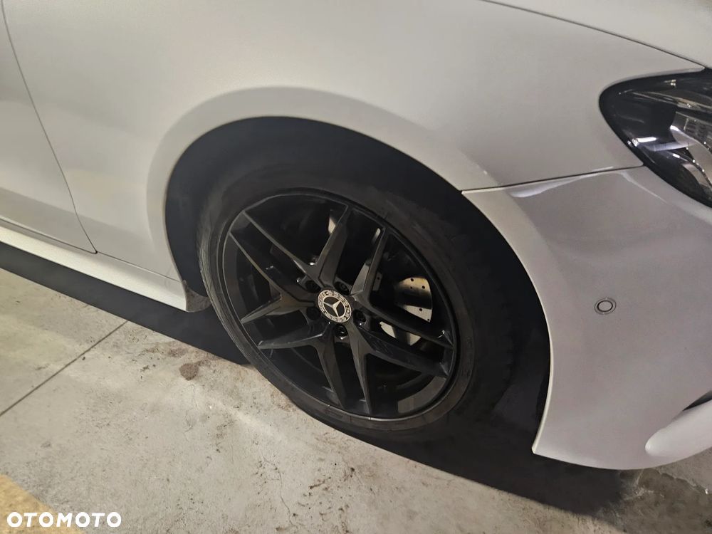 Mercedes-Benz Klasa E 200 9G-TRONIC AMG Line - 17