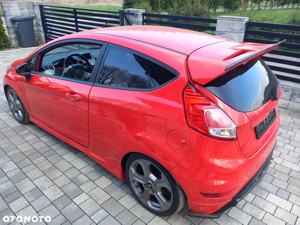 Ford Fiesta 1.6 EcoBoost ST - 6