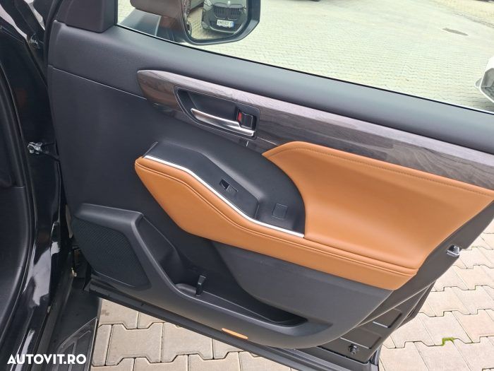 Toyota Highlander 2.5 L Hybrid Dynamic Force 248CP Luxury Metallic - 16