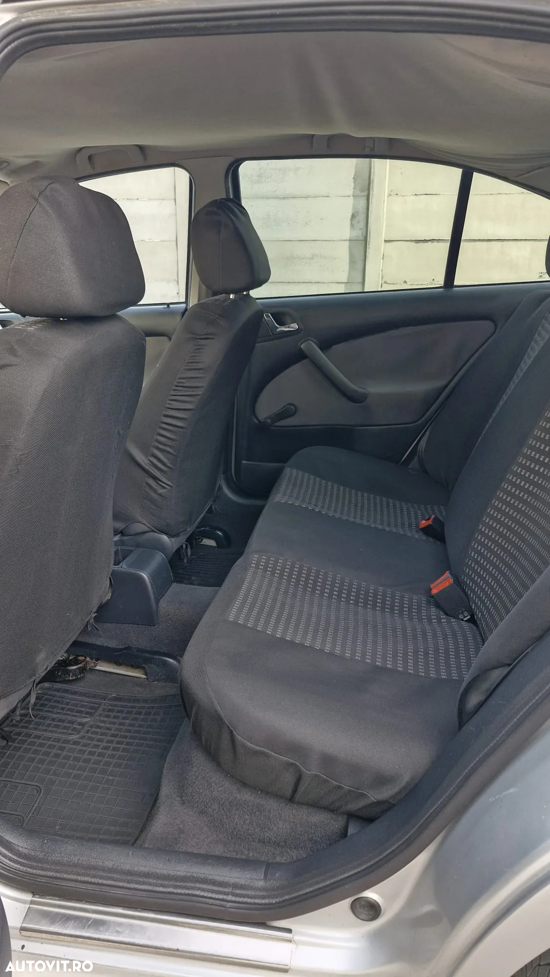 Skoda Octavia Tour 1.6 - 10