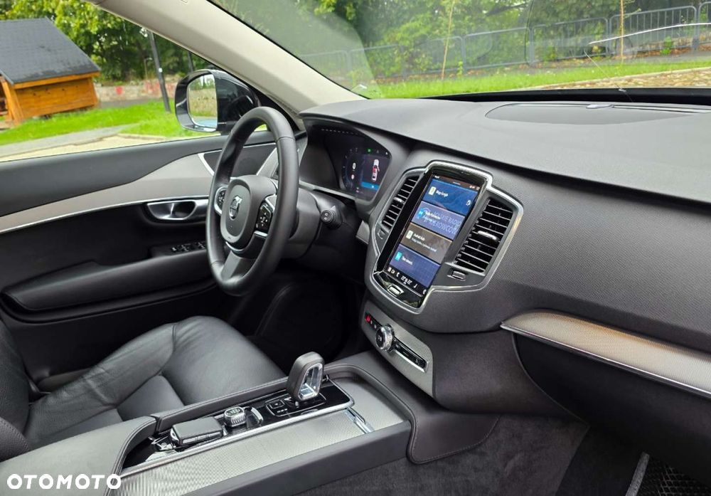 Volvo XC 90 - 25