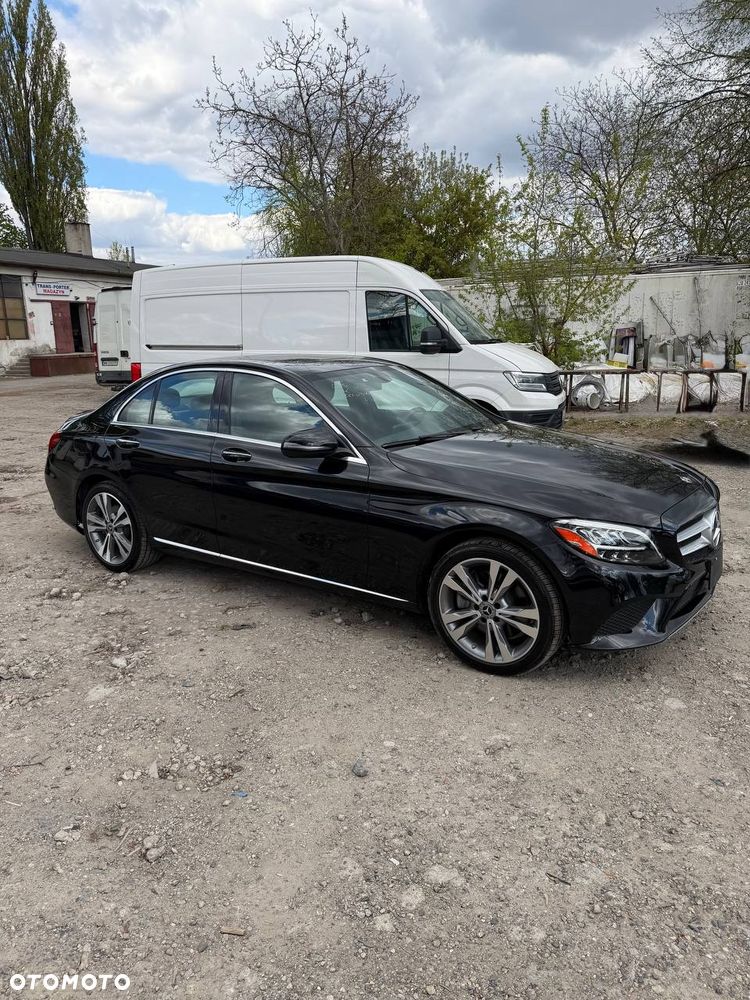 Mercedes-Benz Klasa C 300 4Matic 9G-TRONIC AMG Line - 19