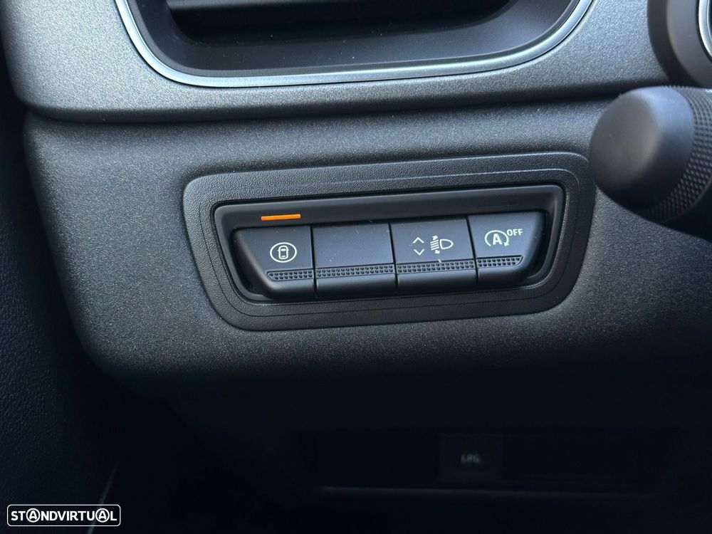 Renault Captur 1.0 TCe Techno Bi-Fuel - 16