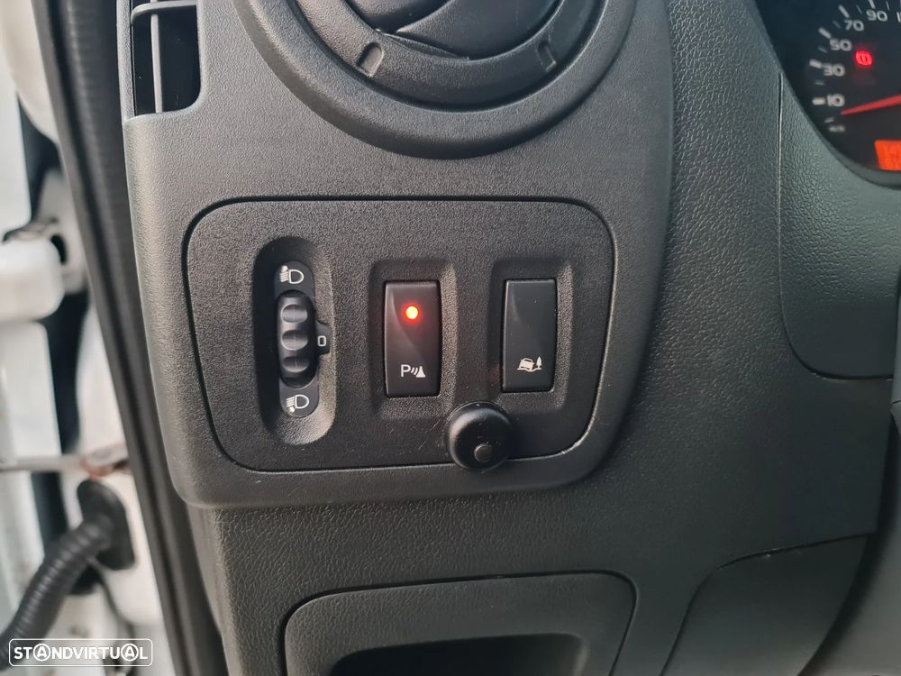Renault Master 2.3Dci L1H1 *Ac/ Sensores/ com IVA DEDUTÍVEL - 33