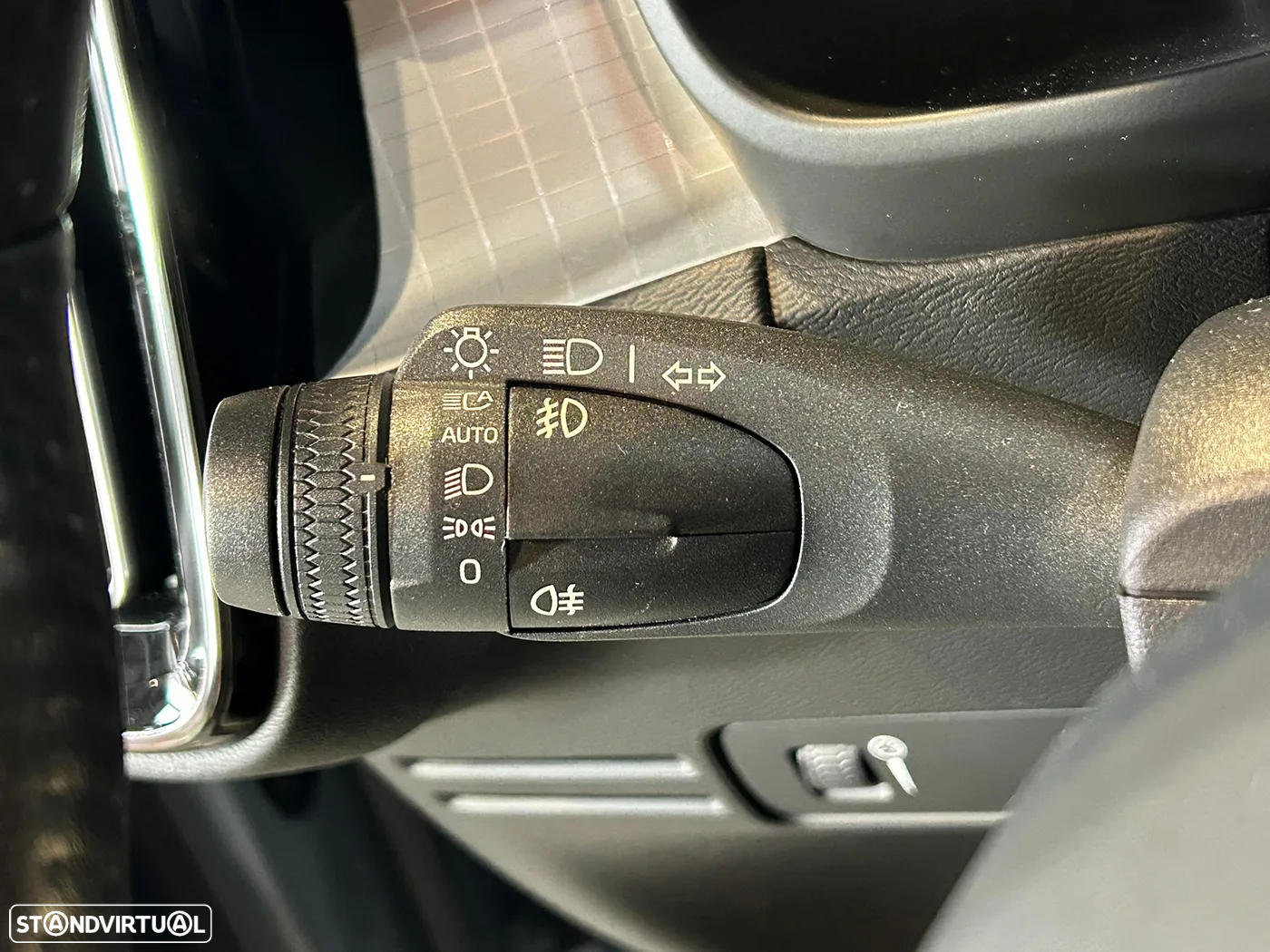 Volvo XC 40 2.0 D3 Momentum Plus Geartronic - 49