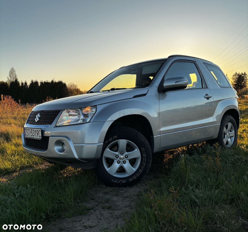 Suzuki Grand Vitara 2.4 Comfort - 25