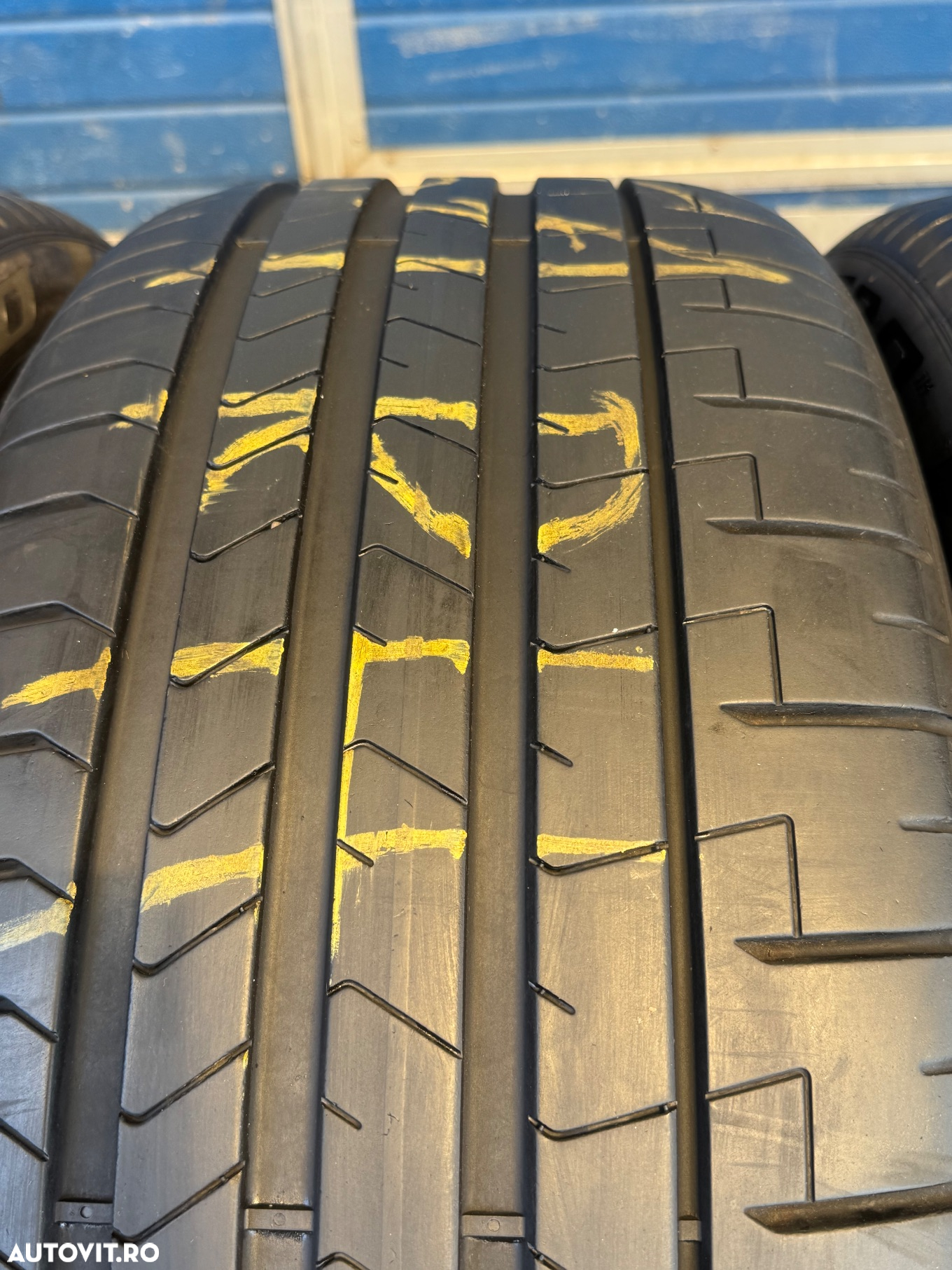 Vând 4 anvelope 275/40/22 Pirelli de vară ca noi - 5