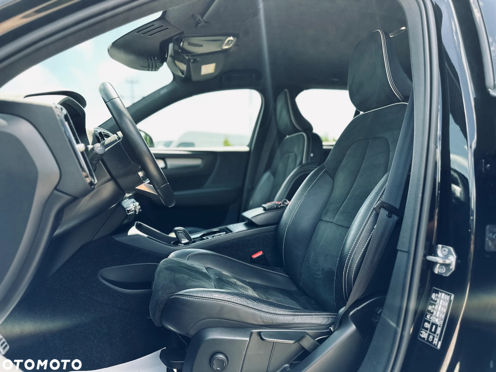 Volvo XC 40 D4 AWD Geartronic R-Design - 30