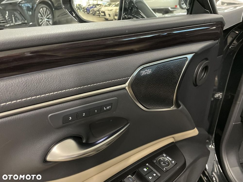 Lexus ES 300h Omotenashi - 28