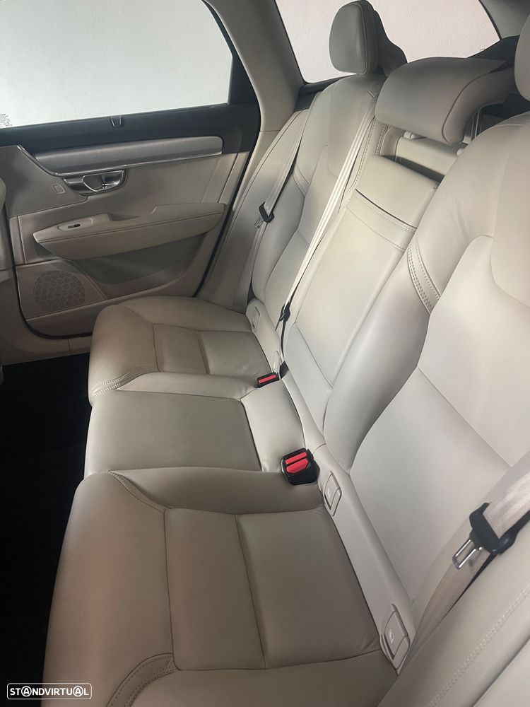 Volvo V90 2.0 D4 Momentum Plus - 11