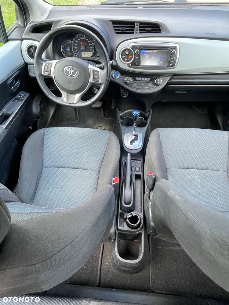 Toyota Yaris - 10