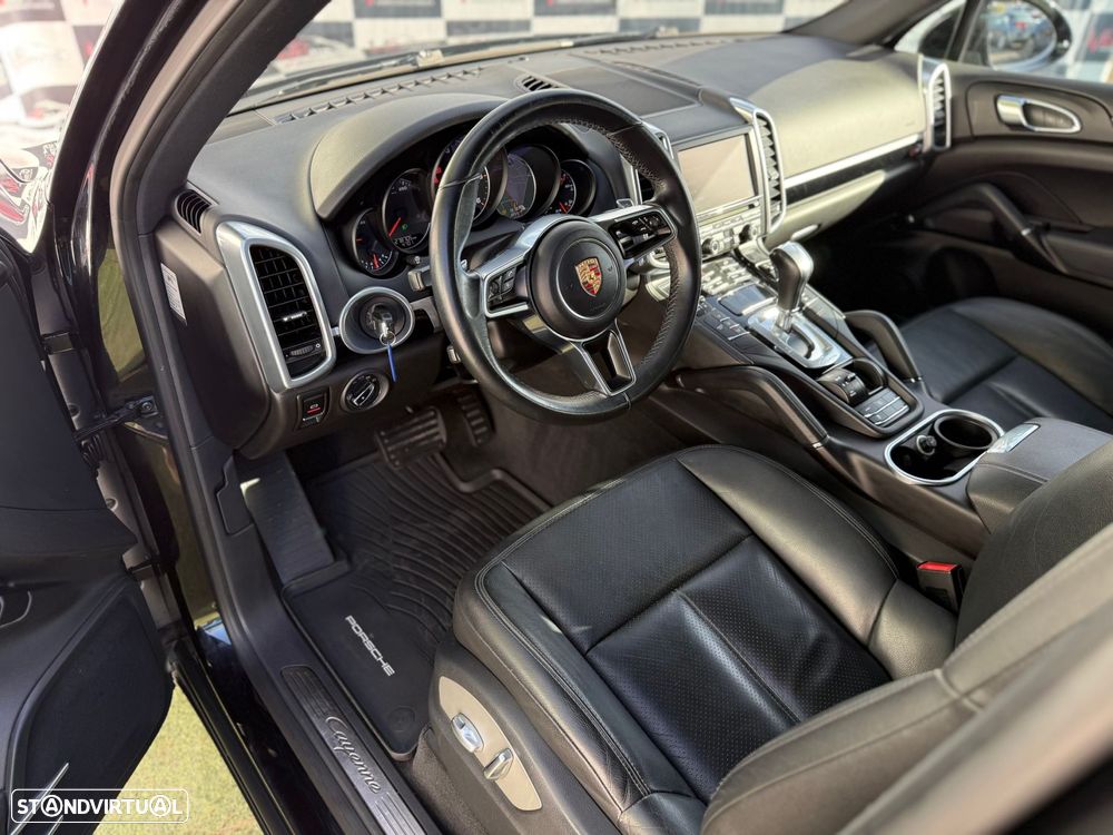 Porsche Cayenne Platinum Edition - 28
