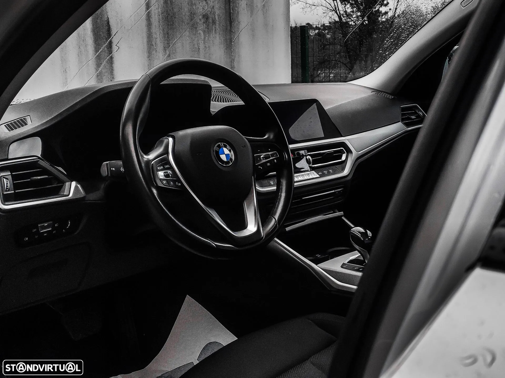 BMW 330 e Auto - 11