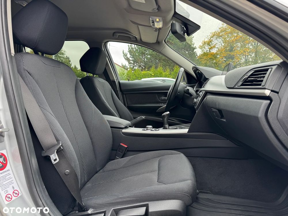 BMW Seria 3 - 34