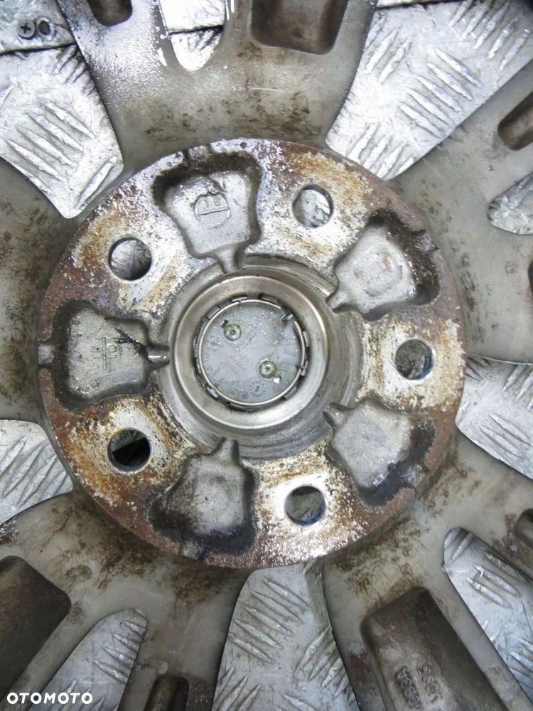 NISSAN X-TRAIL T32 FELGI ALUMINIOWE 7JX19 ET40 5X114,3 14- - 14