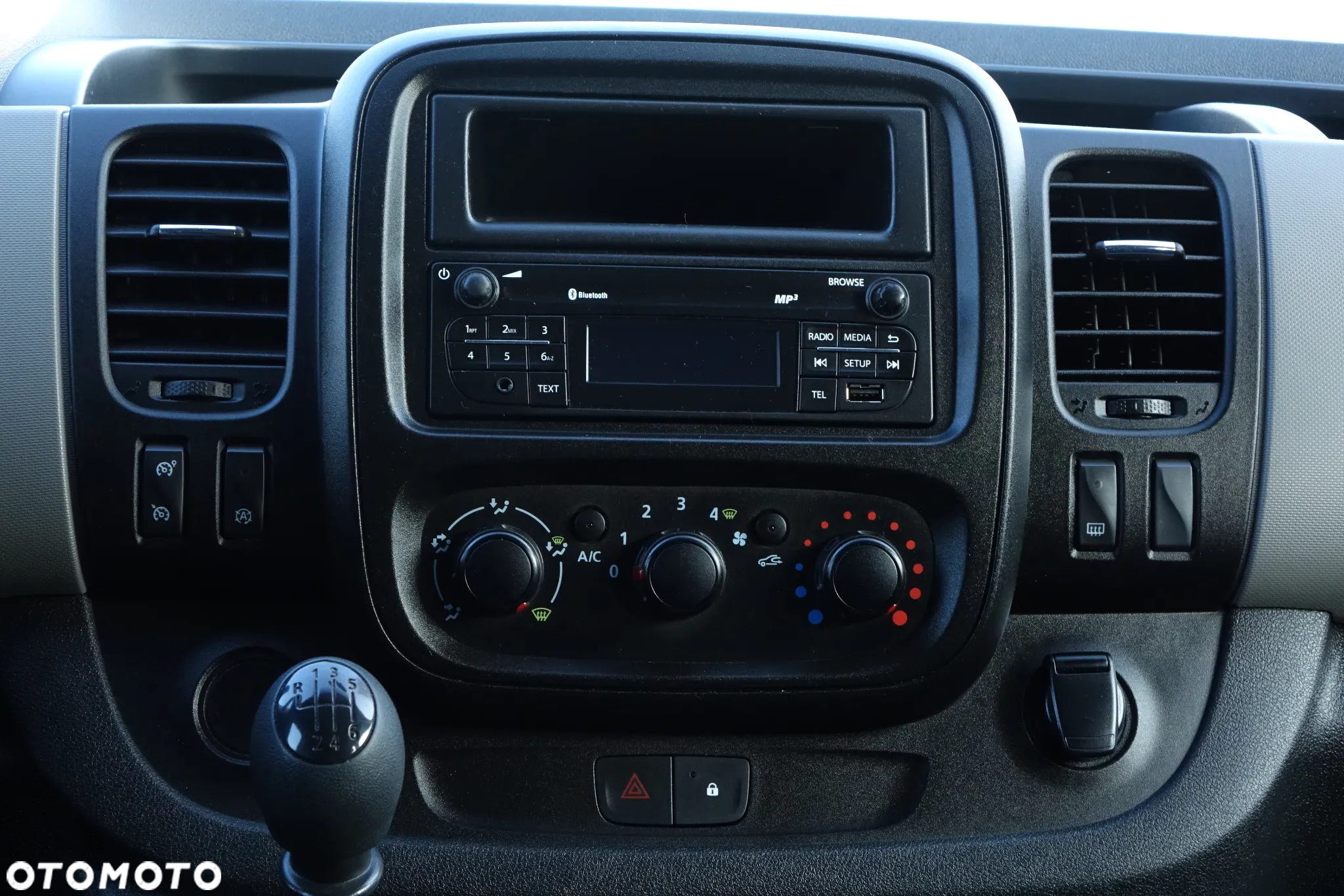 Renault Trafic - 16