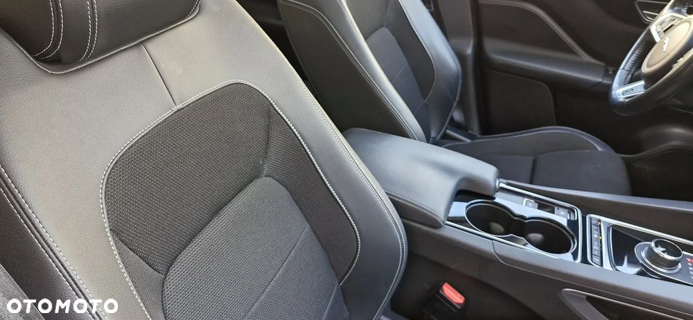 Jaguar F-Pace 2.0 i4D AWD R-Sport - 23