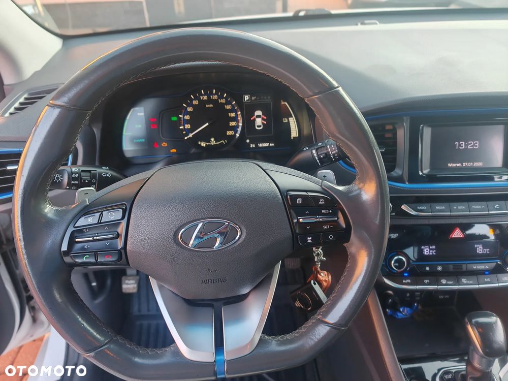 Hyundai IONIQ Hybrid Business - 4