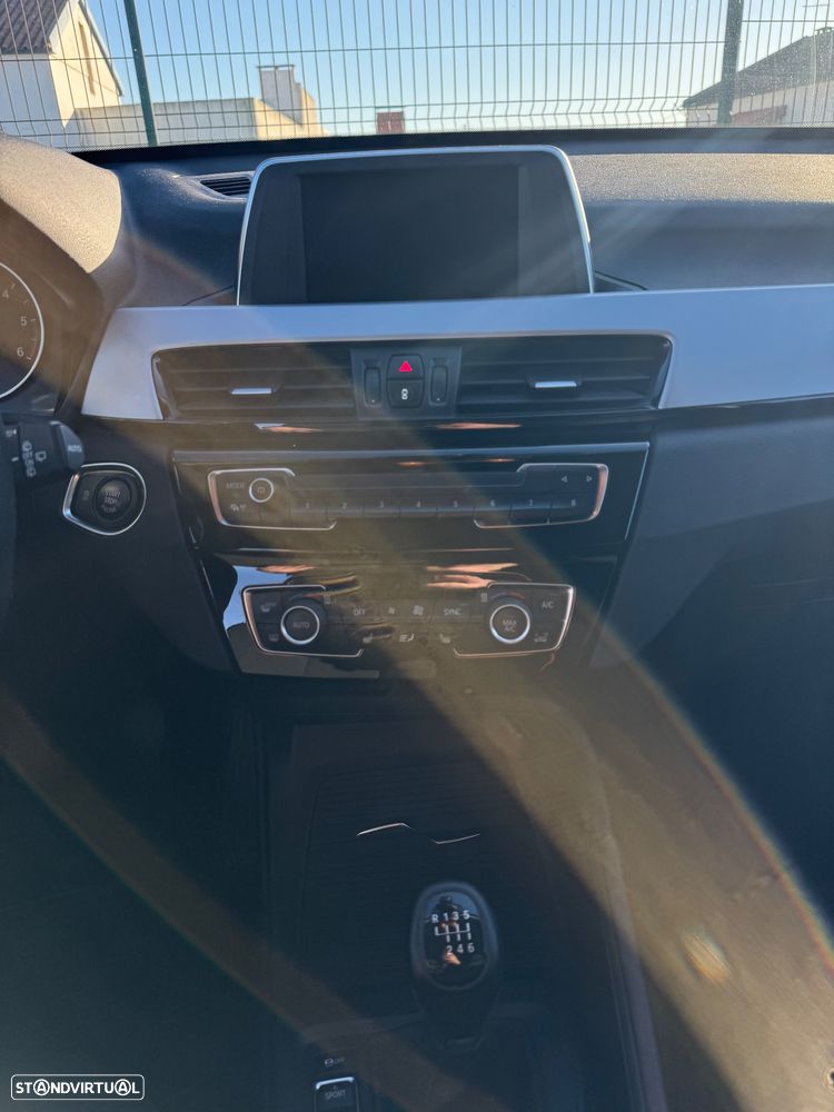 BMW X1 xDrive18d Sport Line - 16
