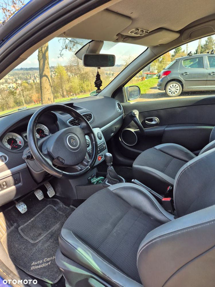 Renault Clio - 11