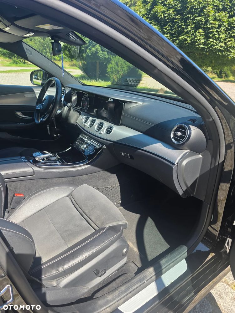 Mercedes-Benz Klasa E 200 4-Matic 9G-TRONIC - 9