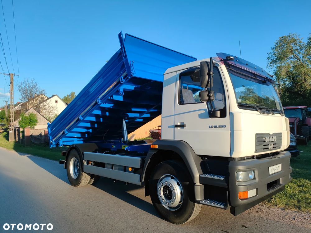 MAN Le 18.250/18.220 Tgm 18.240 /Tgl12.250/12.220 Axor/Atego/Mercedes/Volvo - 1