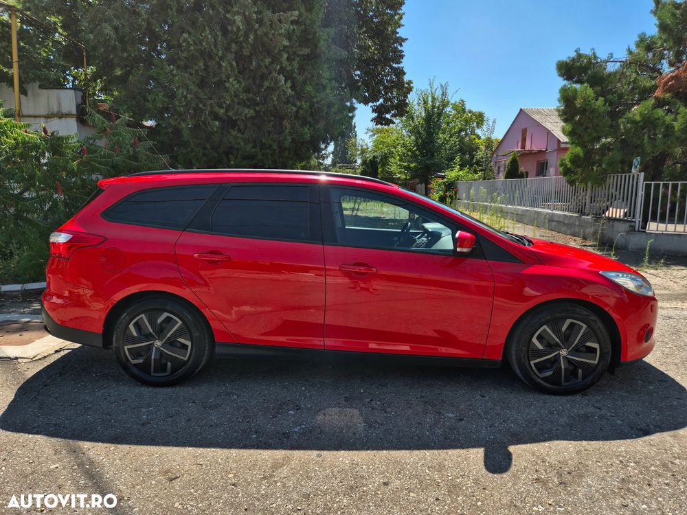 Ford Focus 1.6 TDCi DPF SYNC Edition - 4