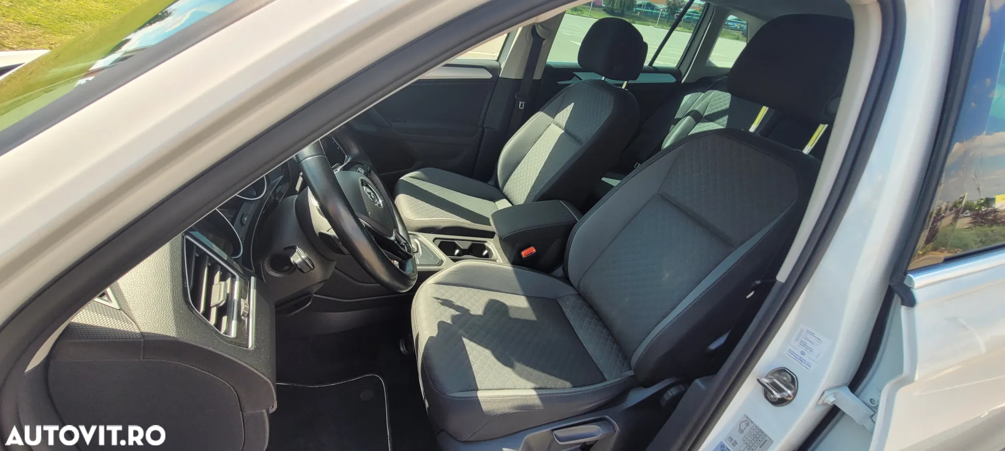 Volkswagen Tiguan - 23