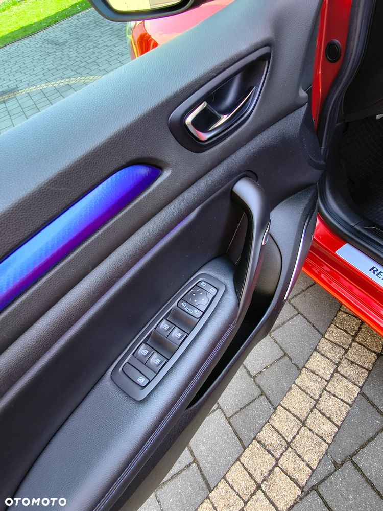 Renault Megane ENERGY TCe 205 EDC GT - 14