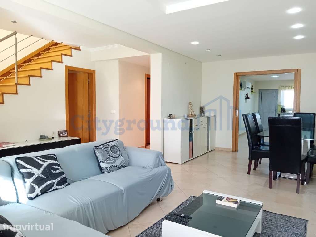 Moradia V3+1 com jardim e vista, a poucos minutos da Cidade de Leiria - Grande imagem: 5/26