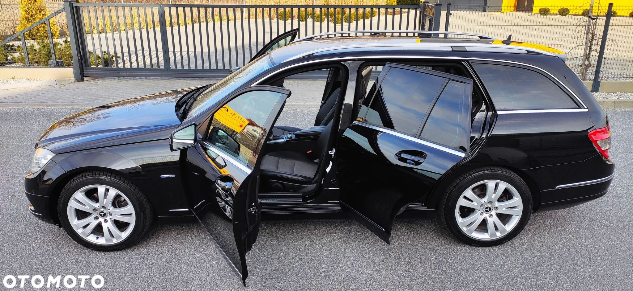 Mercedes-Benz Klasa C 180 T CGI Automatik BlueEFFICIENCY Avantgarde - 16