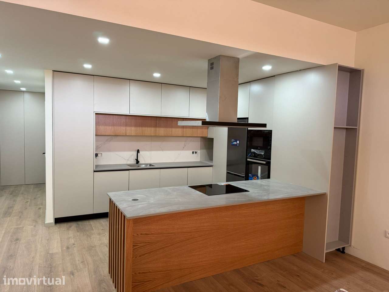 Apartameto t3 novo e moderno a 100 mts da praia - Grande imagem: 2/32