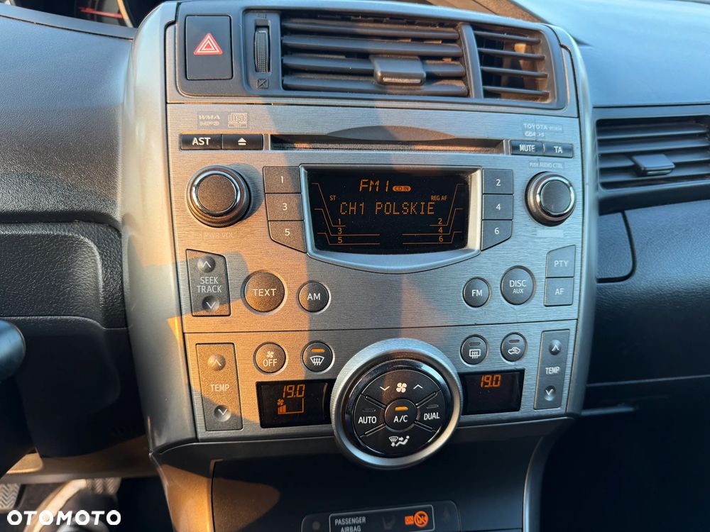 Toyota Verso 1.8 Life - 21