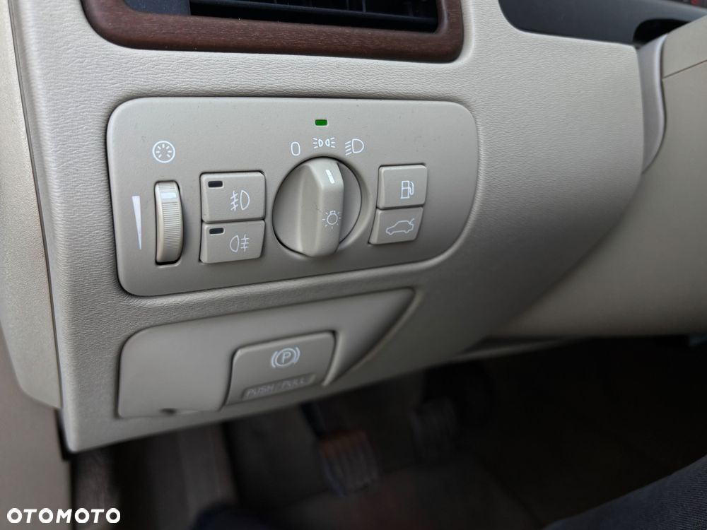 Volvo XC 70 D5 AWD Summum - 31