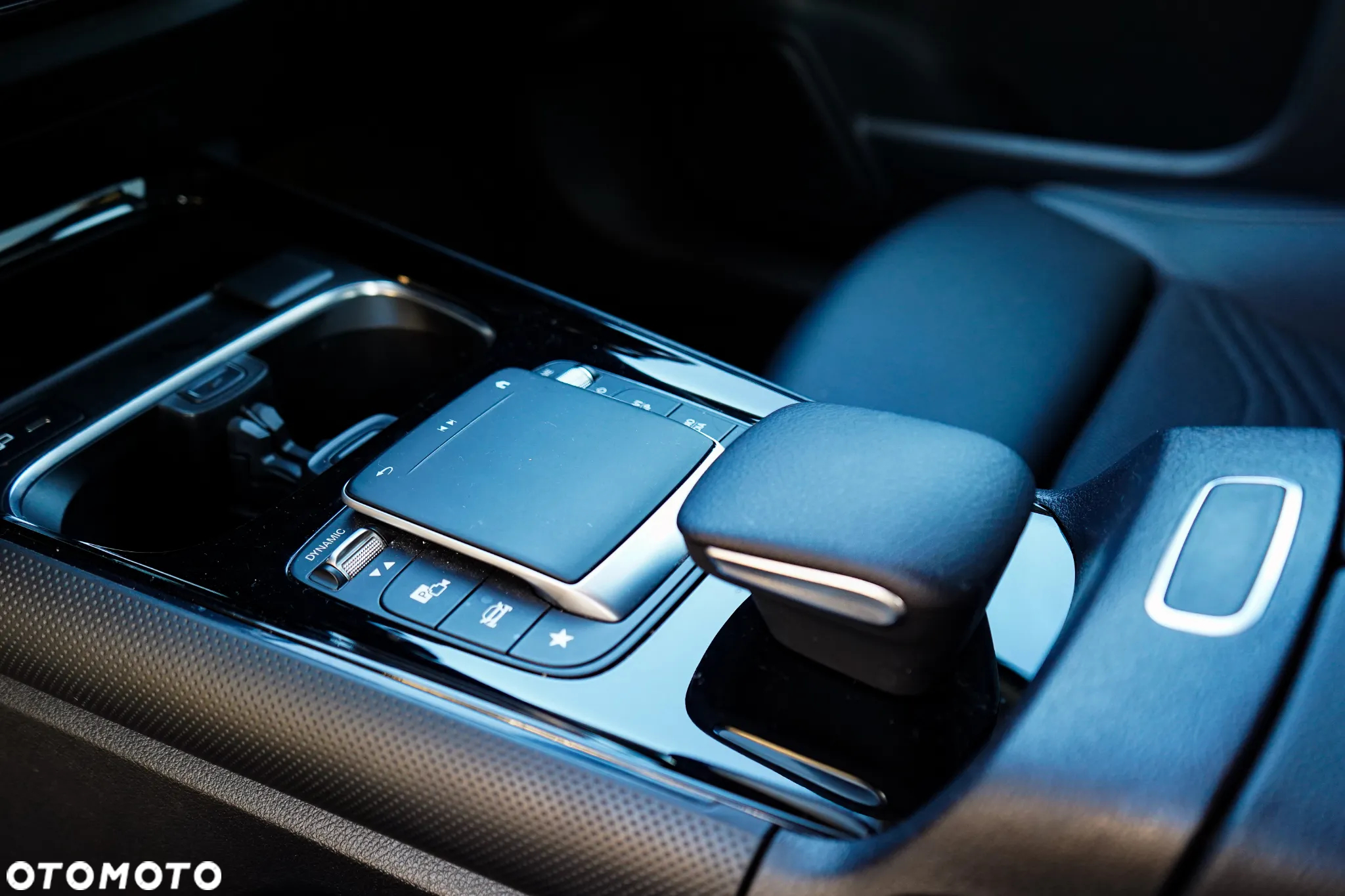 Mercedes-Benz Klasa B 250 e PHEV 8G-DCT - 34