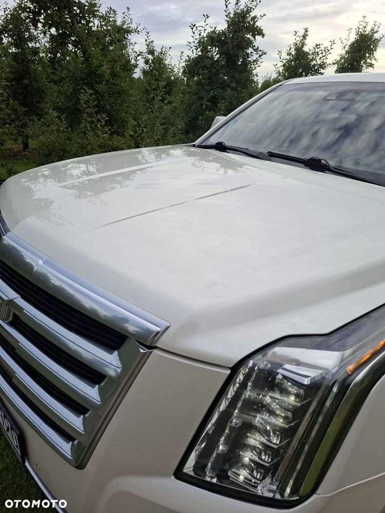 Cadillac Escalade - 5