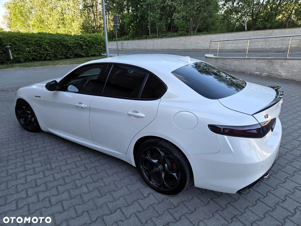 Alfa Romeo Giulia 2.0 Turbo 16V AT8 Veloce Ti - 8