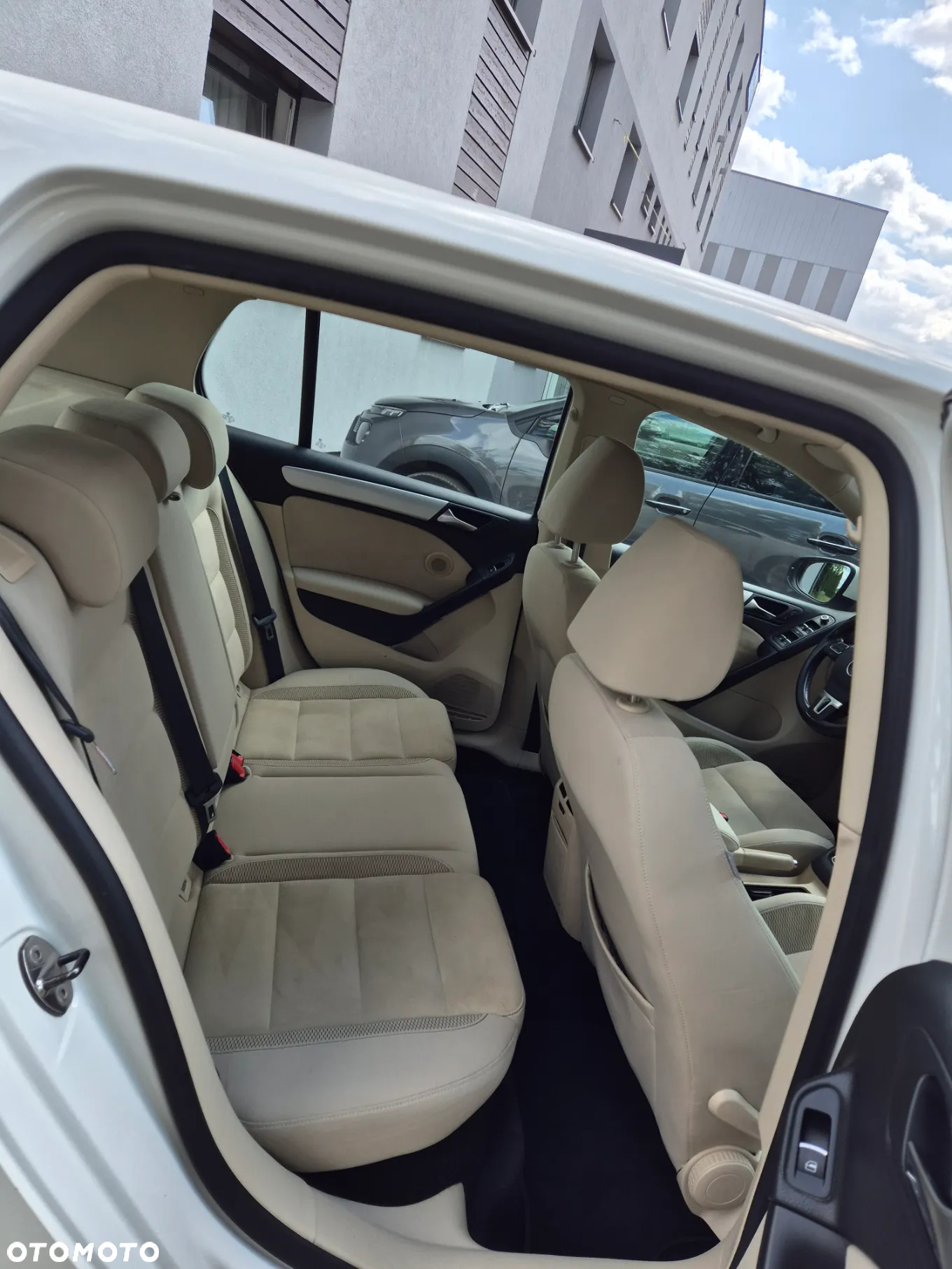 Volkswagen Golf VI 2.0 TDI Highline - 12