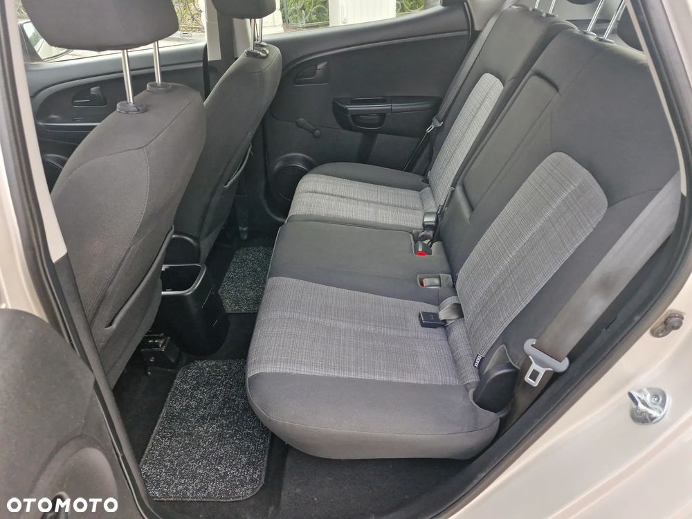 Kia Venga 1.4 CVVT Vision - 16