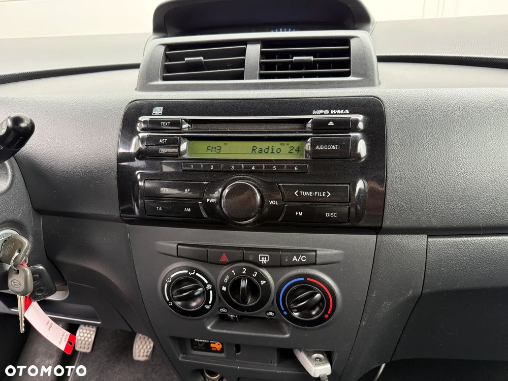 Daihatsu Materia - 16
