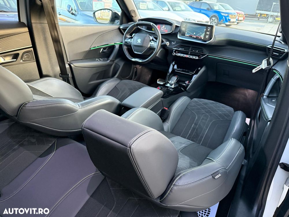 Peugeot 2008 PureTech 130 EAT8 GT Pack - 8